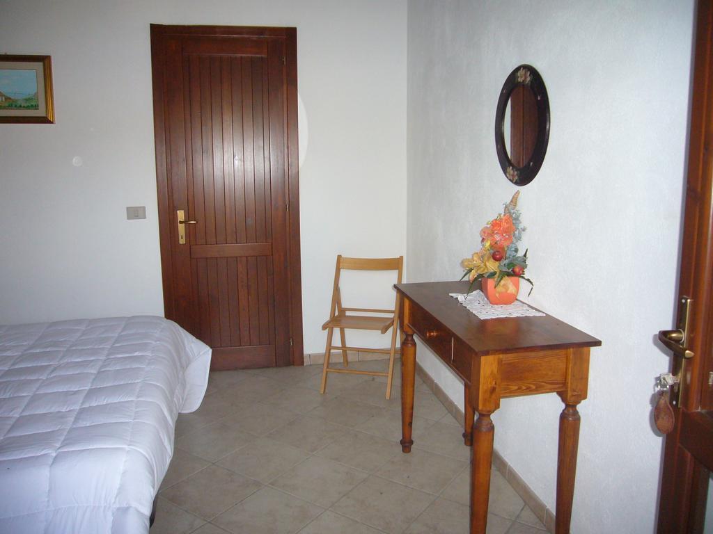Su Trabi B&B Fluminimaggiore Zimmer foto